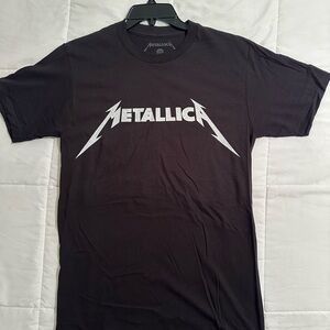 NEW Original Metallica T-Shirt Classic Distressed Logo Size S Black rock Concert
